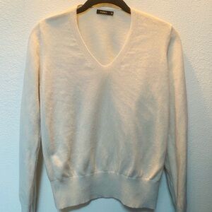 Cashmere V-Neck Women's Sweater by Taiwanese Designer Moma. Size 36 = S.